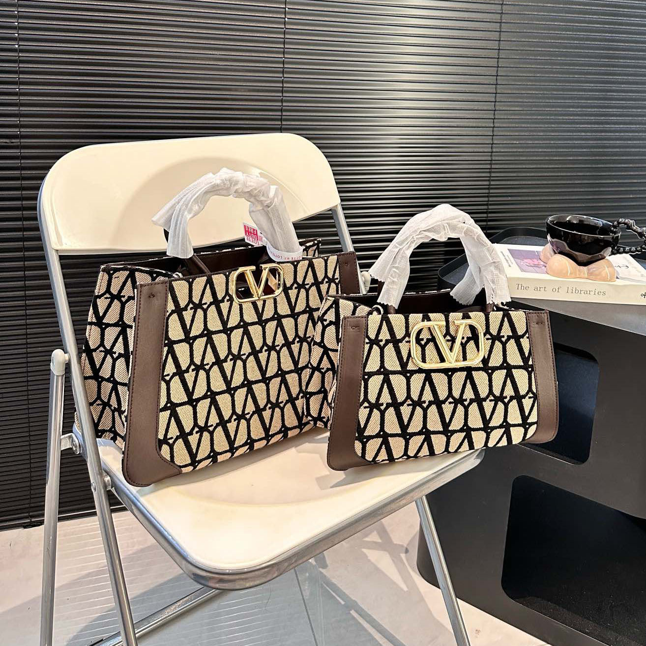 VT SS23 printed tote bag 1824081602