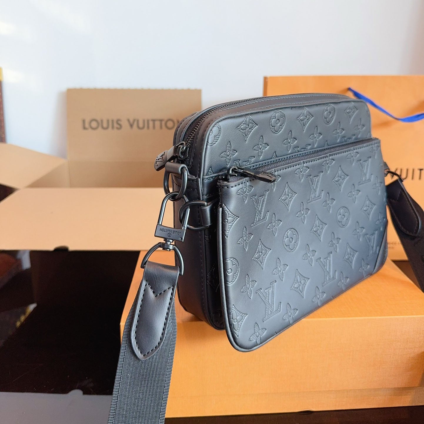 Classic hot-selling ¥ochette Trio men's bag 1824061103