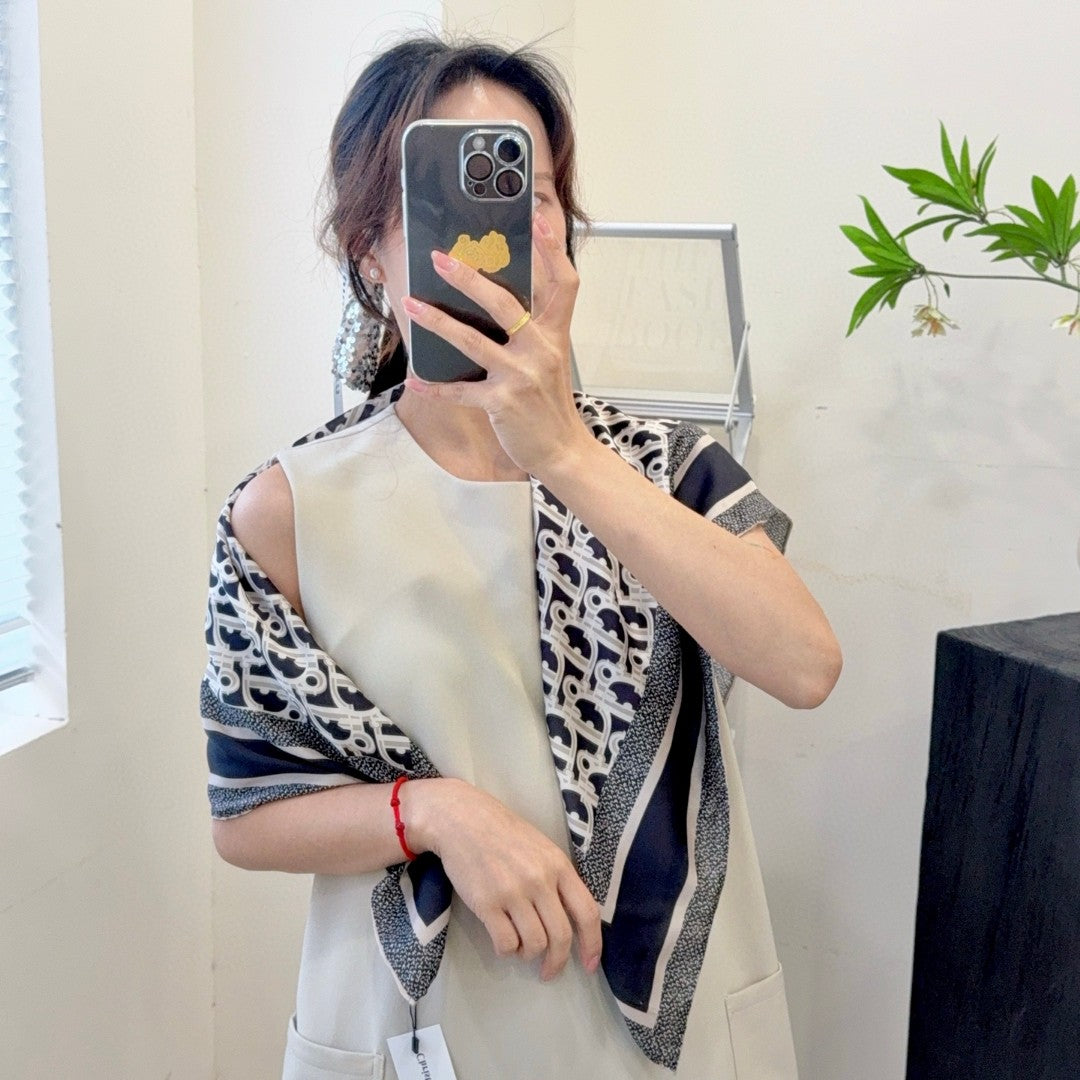 CD Silk scarf 1825022702