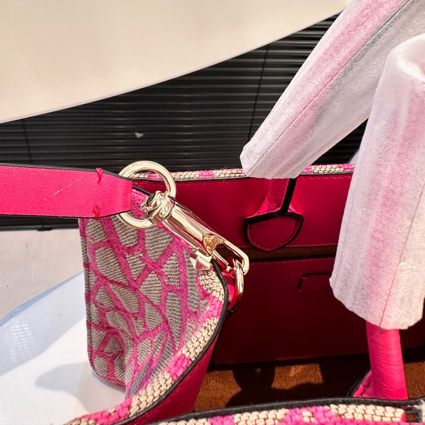 VT SS23 printed tote bag 1824081602
