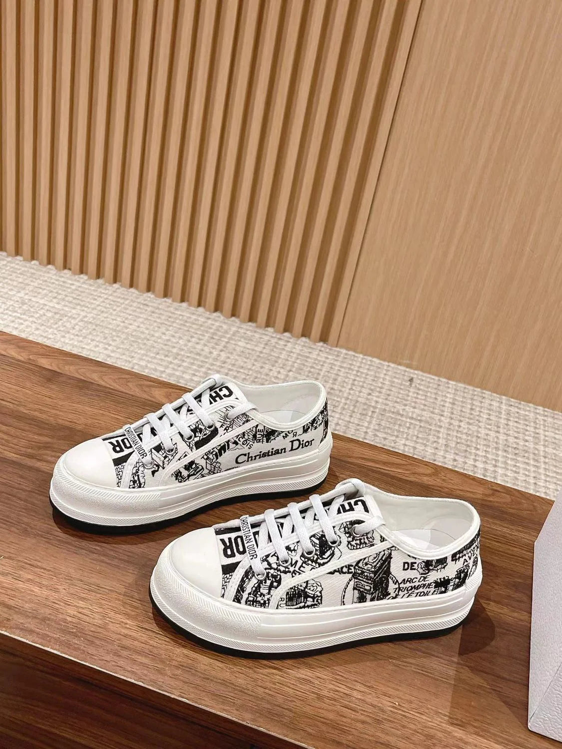 Embroidered Canvas New Genuine Leather Height Increased Thick-soled All-match Casual SneakersPD052412403