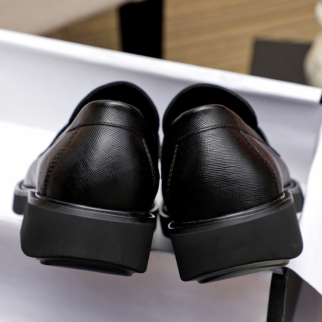 PR Triangle logo loafers 1824091310