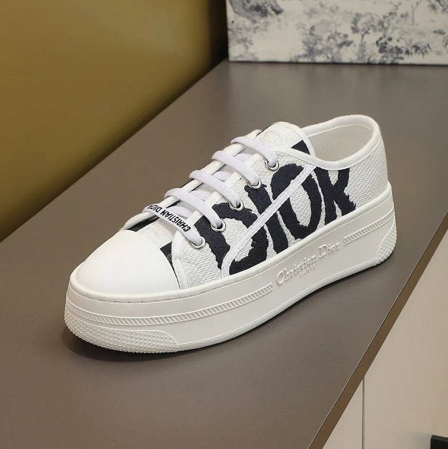 New Thick soled Sports White Shoes 1024103001
