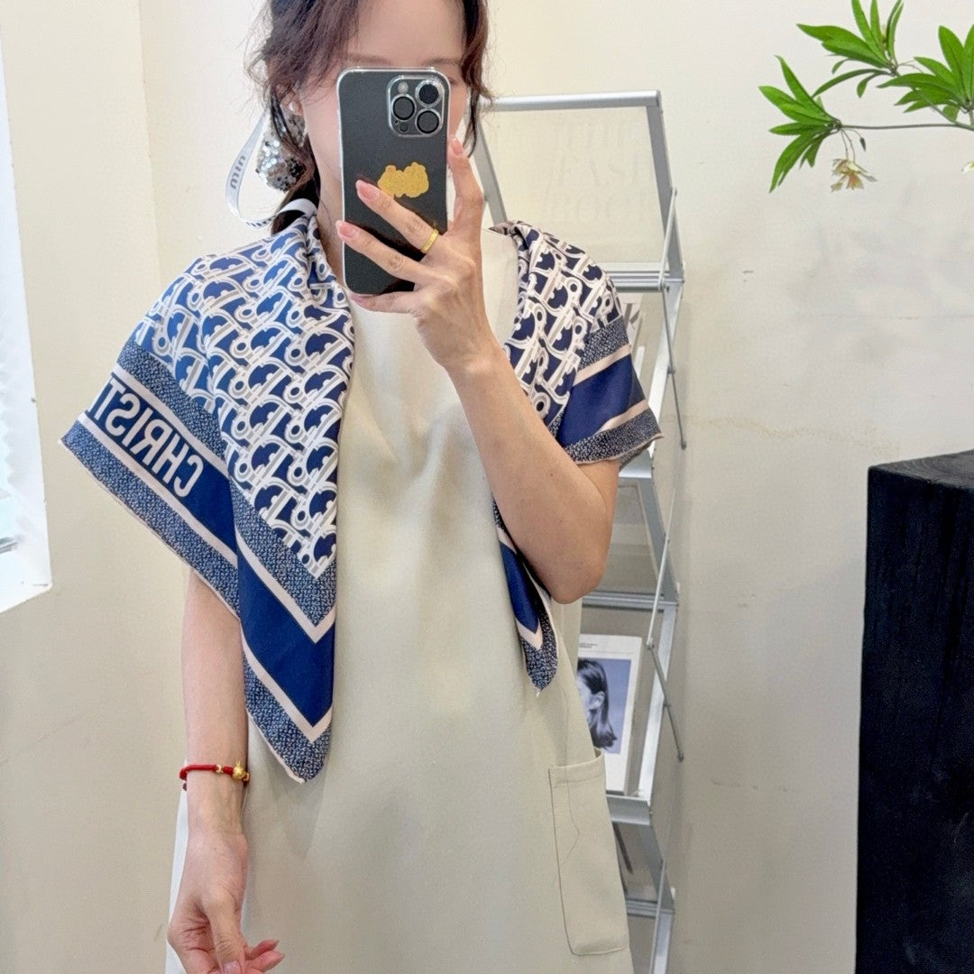 CD Silk scarf 1825022702