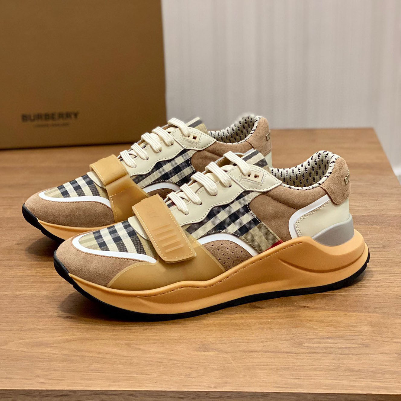 TB sneakers 1824101707