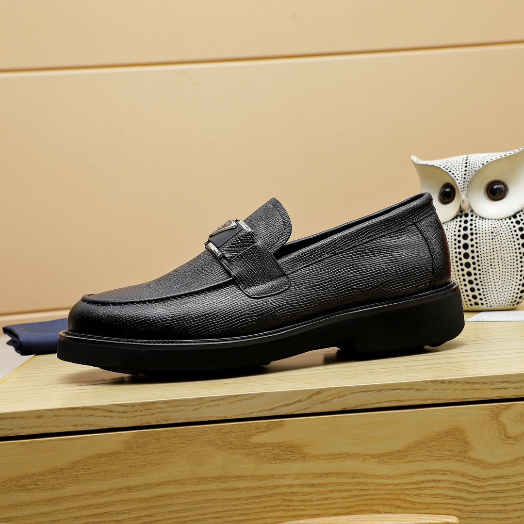 PR Triangle logo loafers 1824091314
