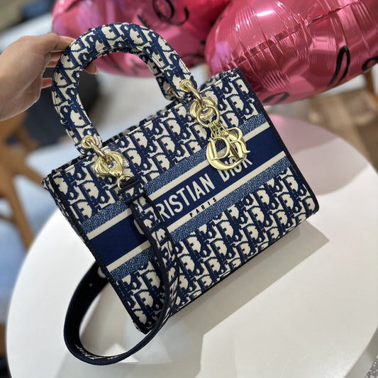Lady classic bag XC0123071806
