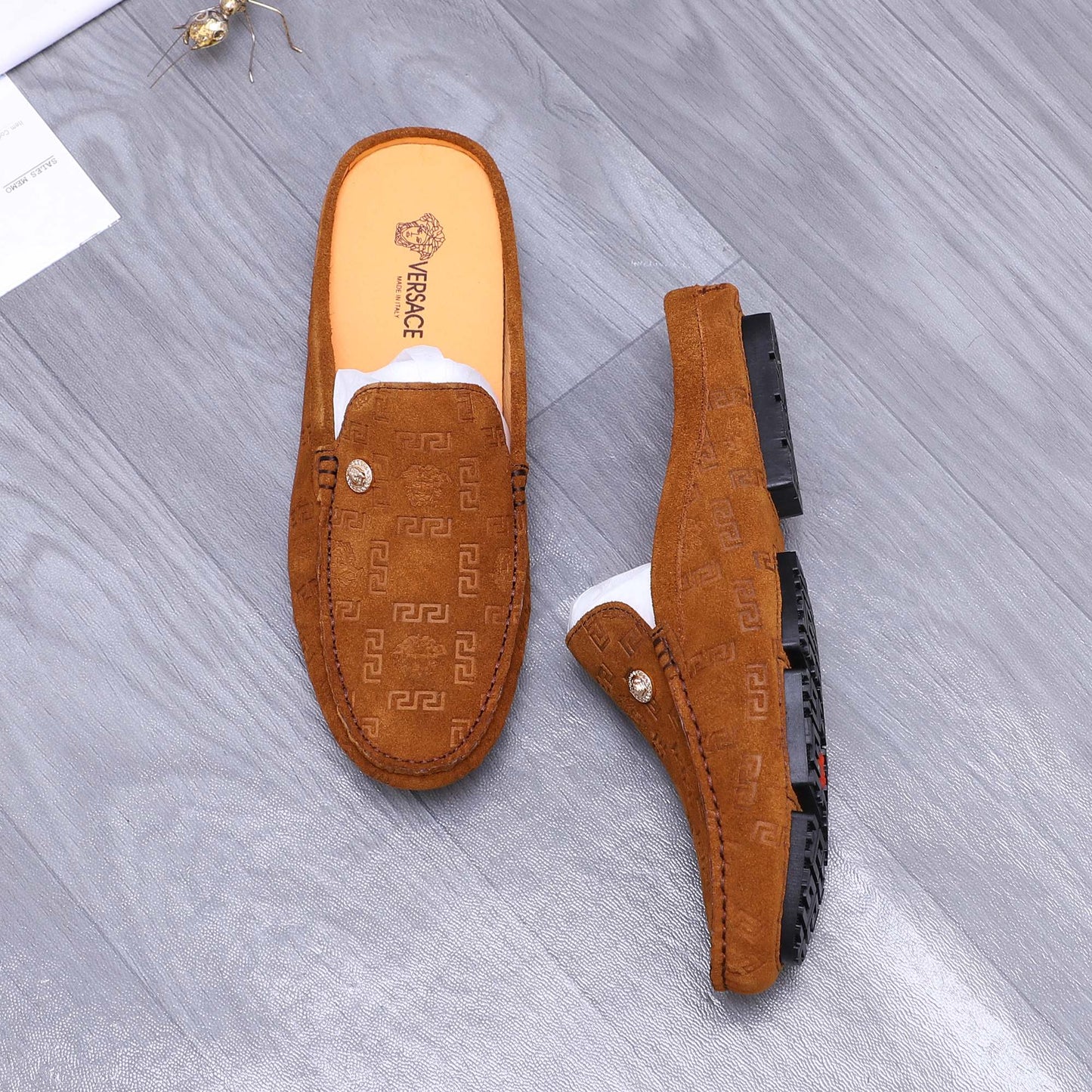 VS MEDUSA Embossed Shoes 1824060902