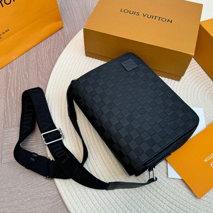 Square pattern messenger bag 1824061104