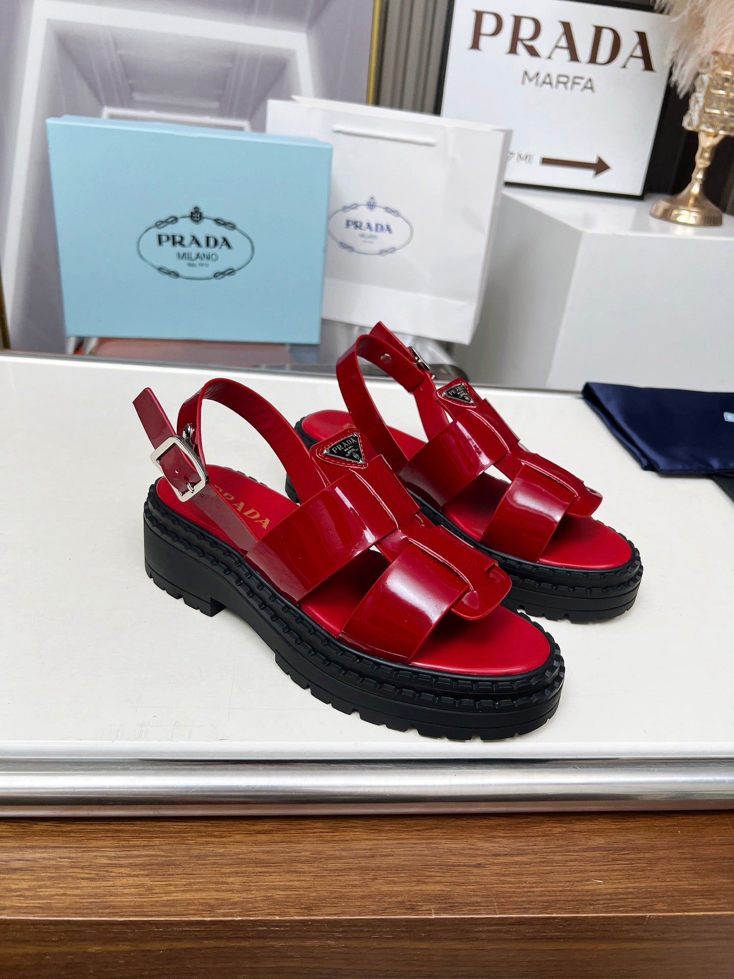 PR sandals 1825051904