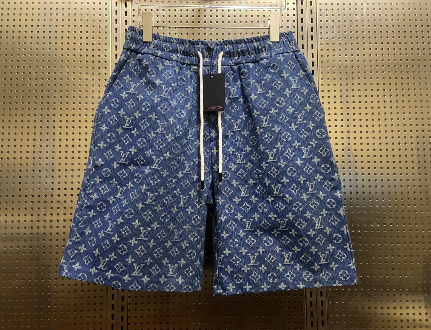 LV Men's denim shorts 1825052212