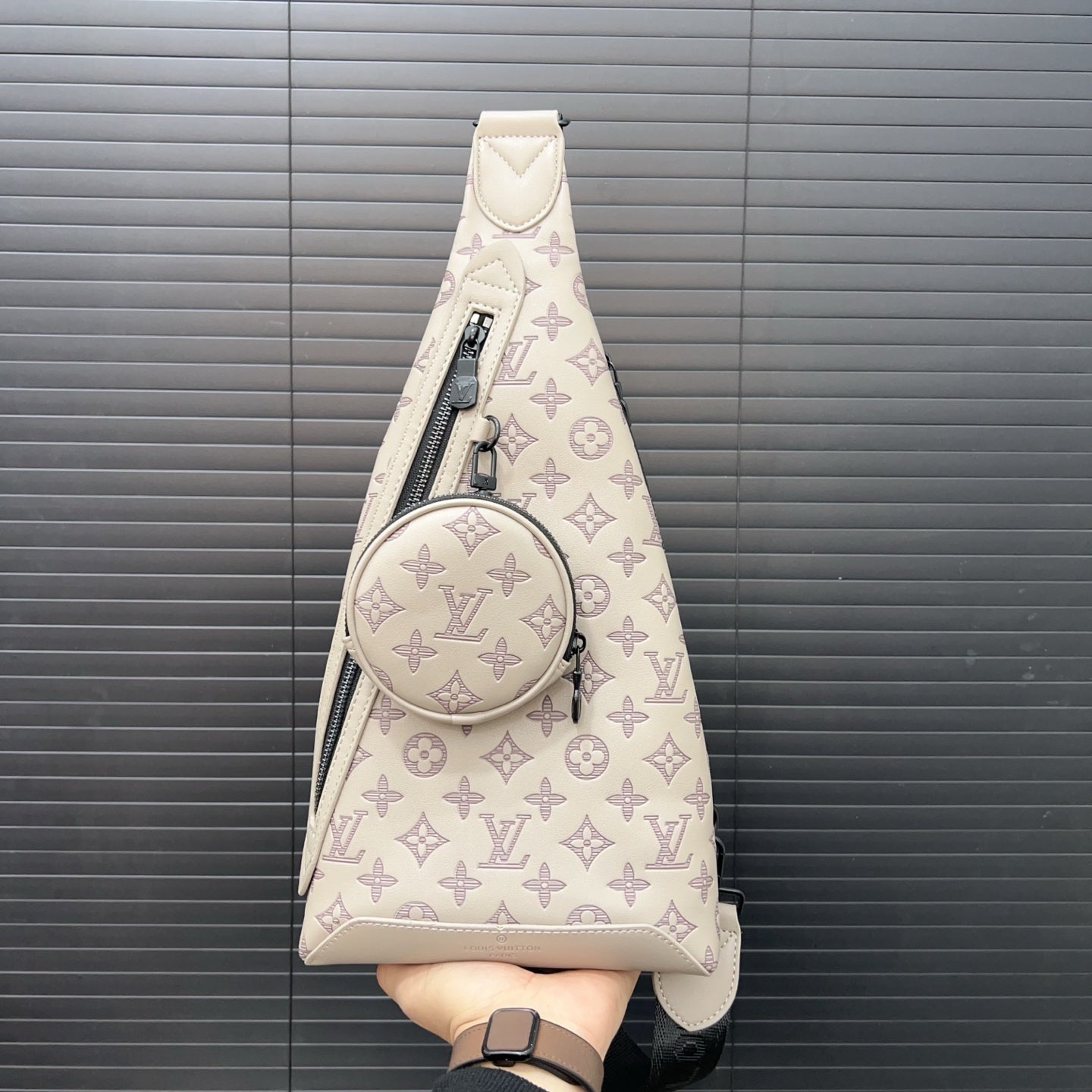 LV Shoulder bag chest bag 1825052316