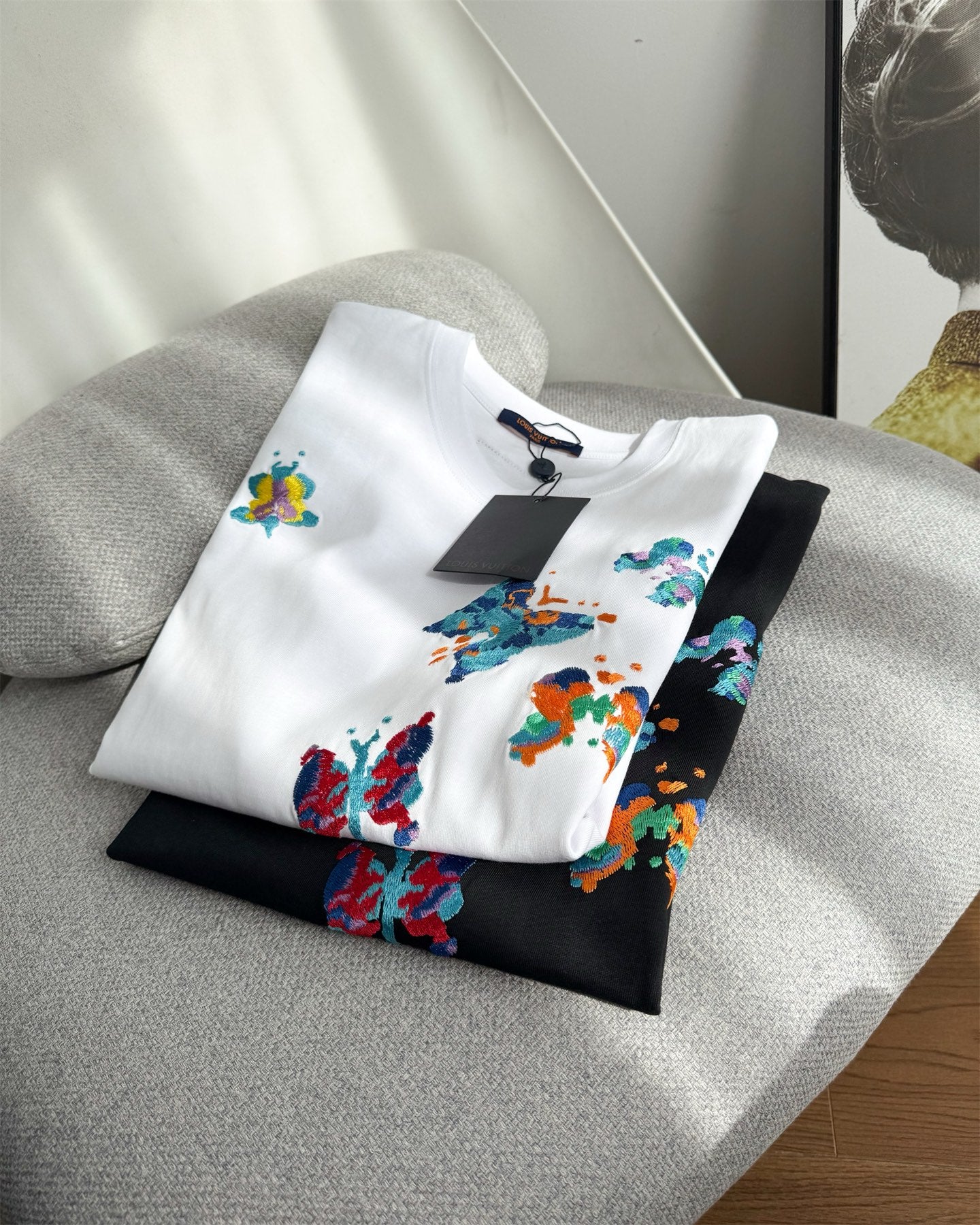 LV Unisex butterfly embroidered T-shirt 1825052210