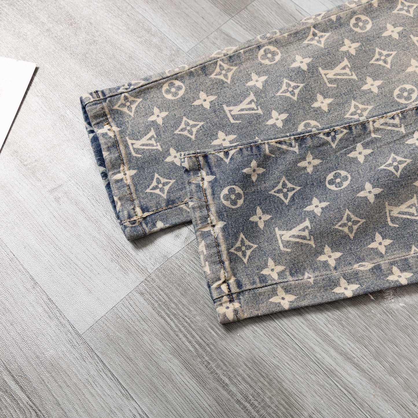 LV jeans 1825060604