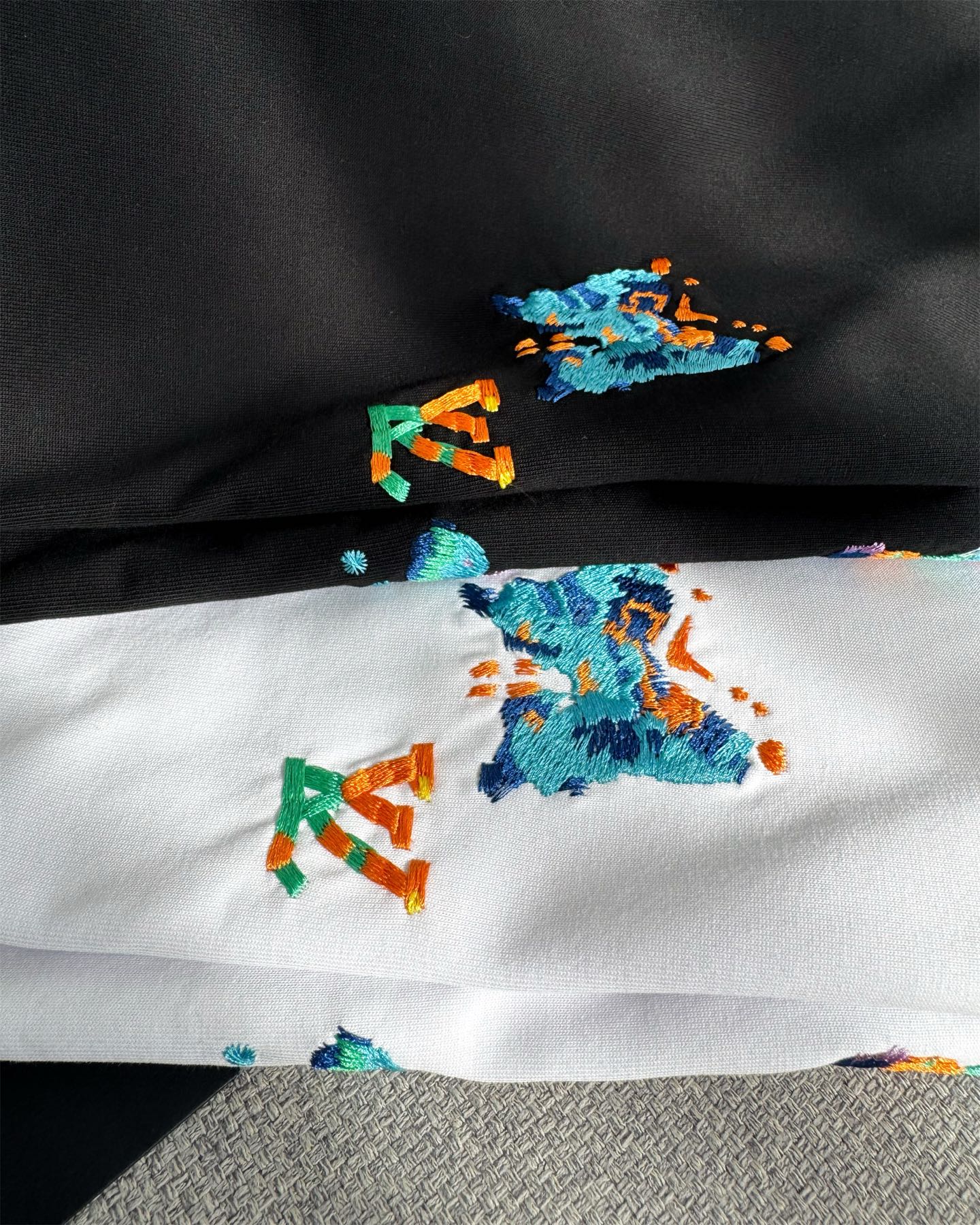 LV Unisex butterfly embroidered T-shirt 1825052210