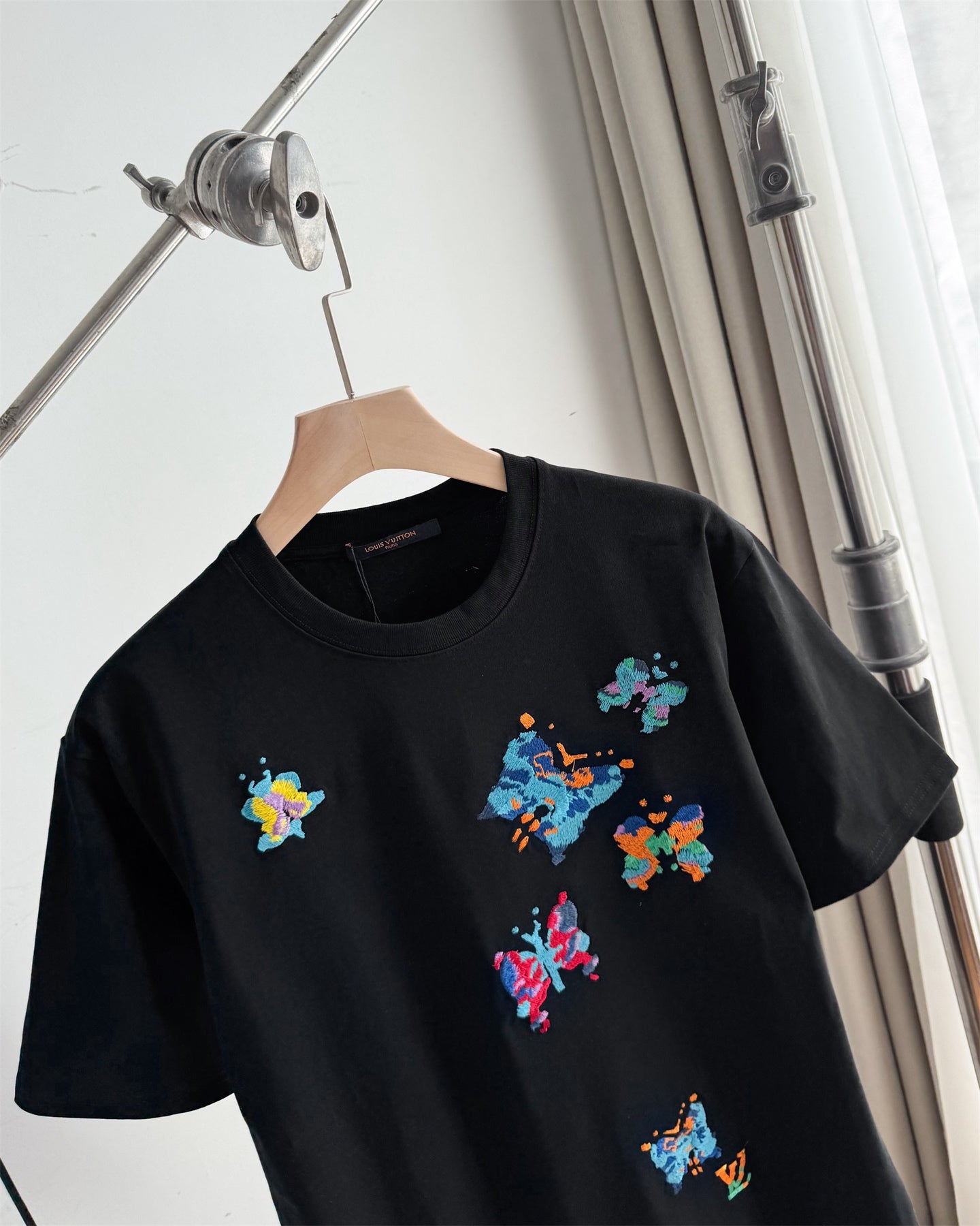 LV Unisex butterfly embroidered T-shirt 1825052210