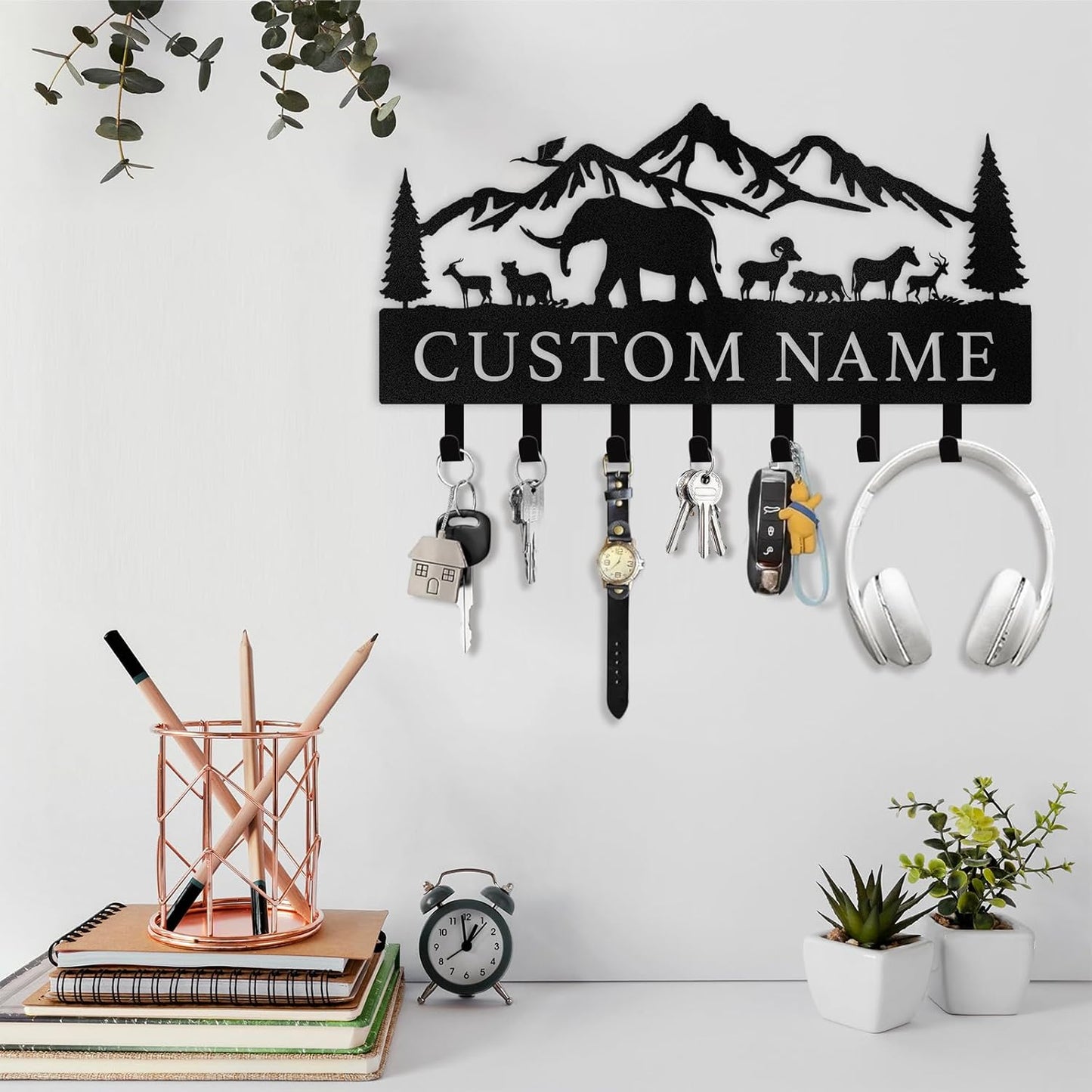 Personalized Polar Bear Key Holder on Wall, Custom Name Key Hanger