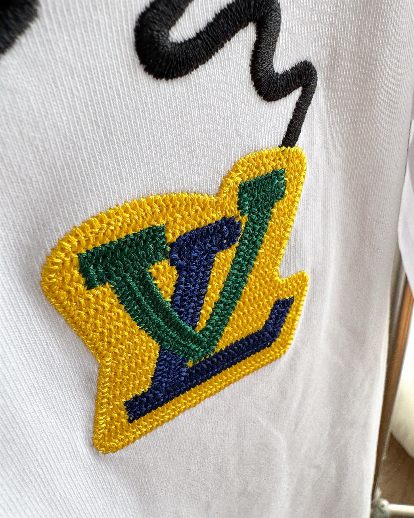 LV Unisex colorful floral embroidered T-shirt 1825052211