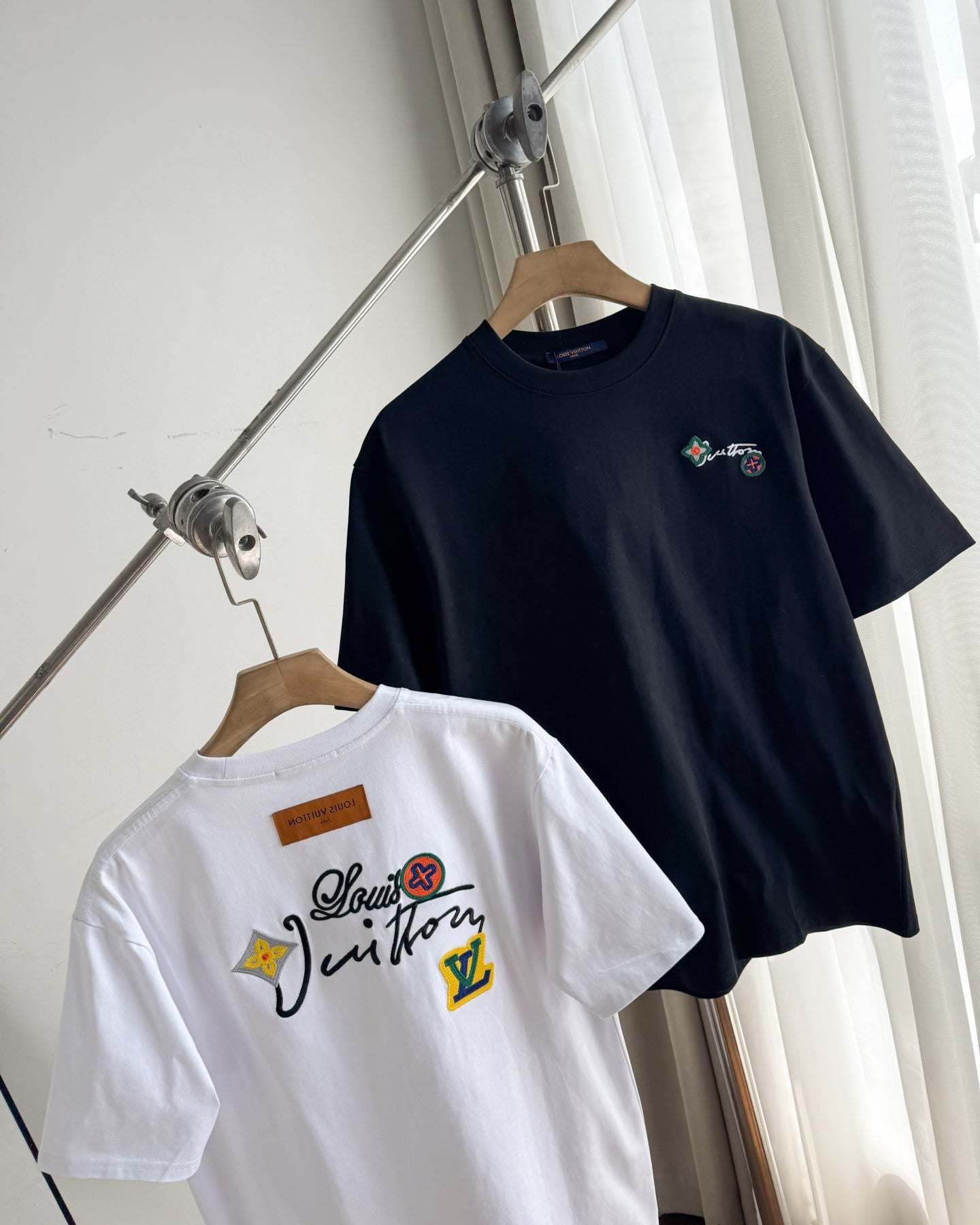 LV Unisex colorful floral embroidered T-shirt 1825052211