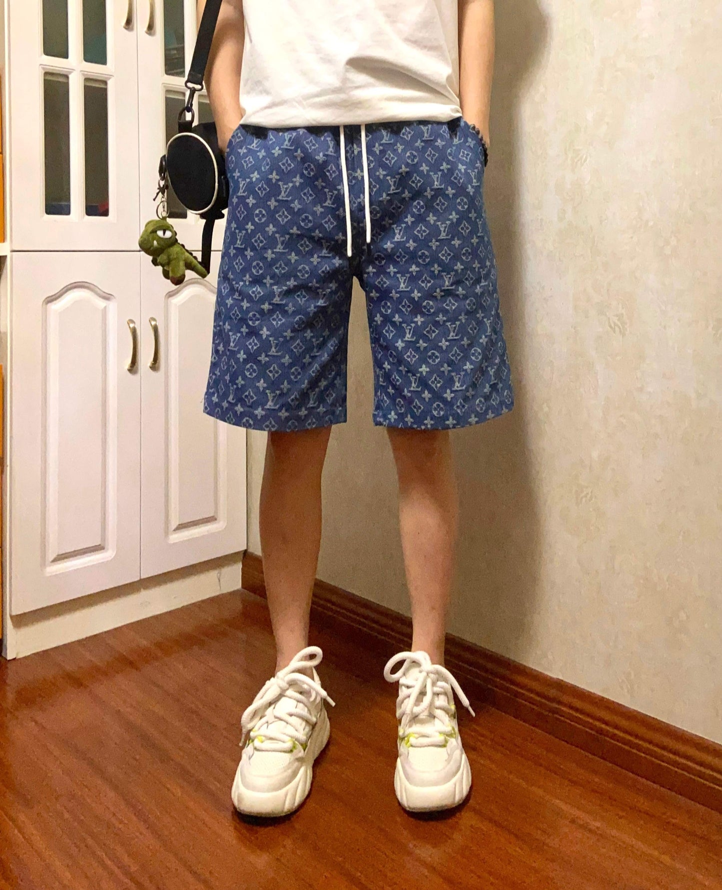 LV Men's denim shorts 1825052212
