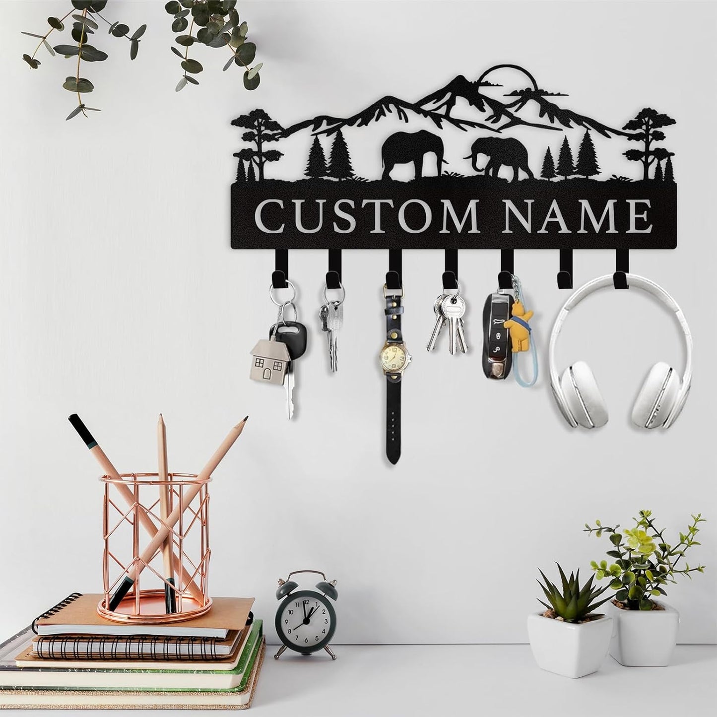 Personalized Polar Bear Key Holder on Wall, Custom Name Key Hanger